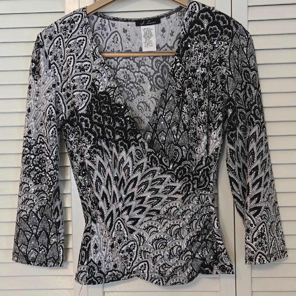 Sparkly Black and White top - Size Petite S